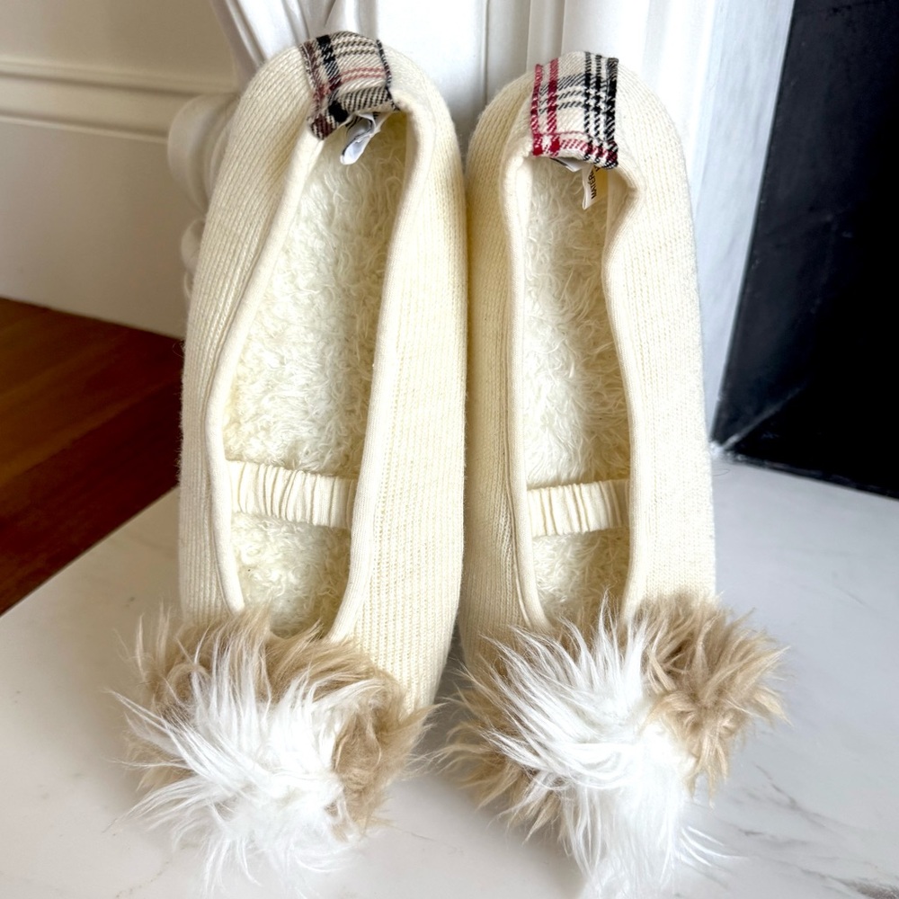 NEW Puppy At Heart Slippers Cream Indoor Footwear
Plush Fur Puppy Dog Shoes NWOT